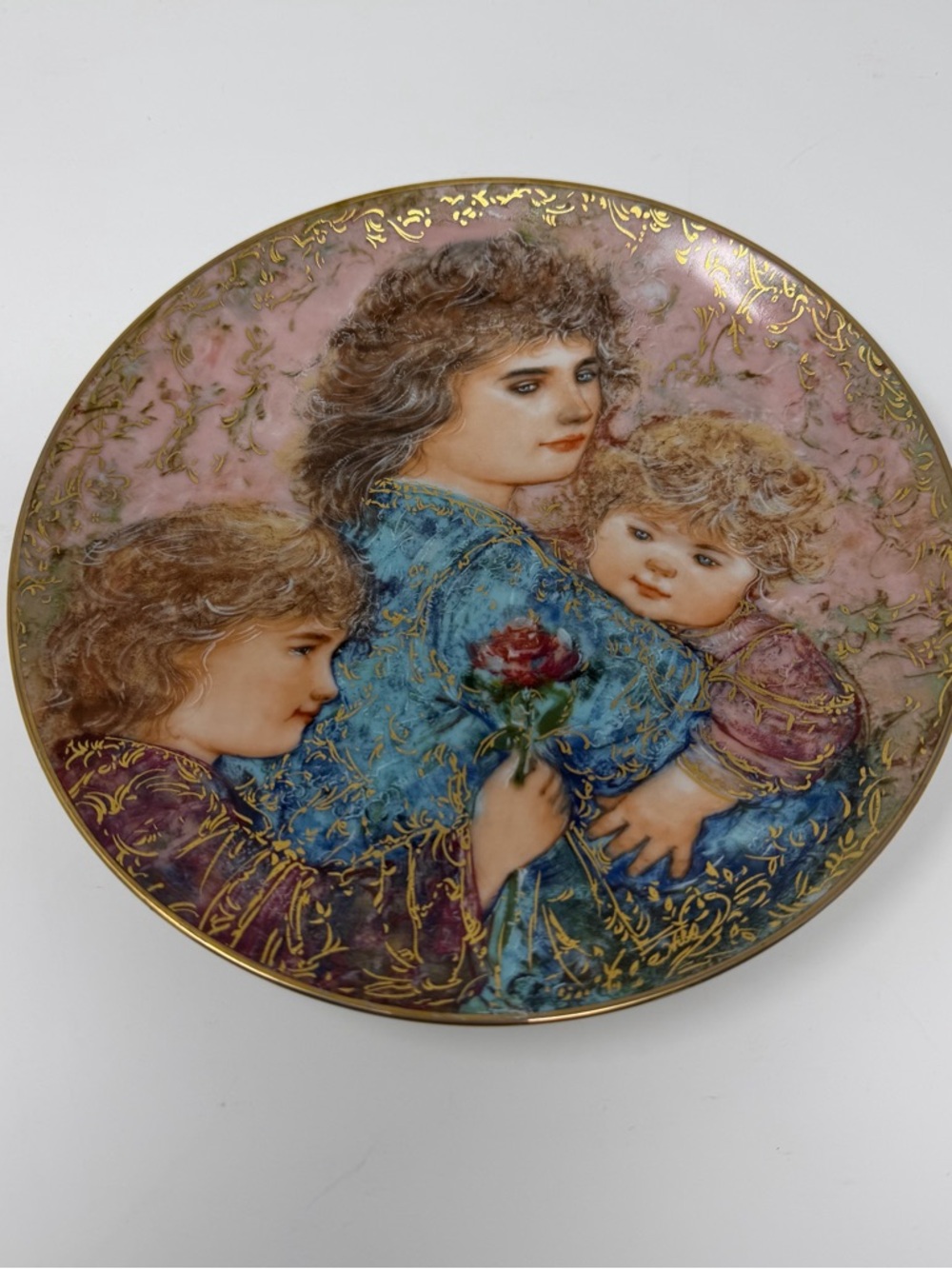 Edna Hibel Mothers Day Plate 1990